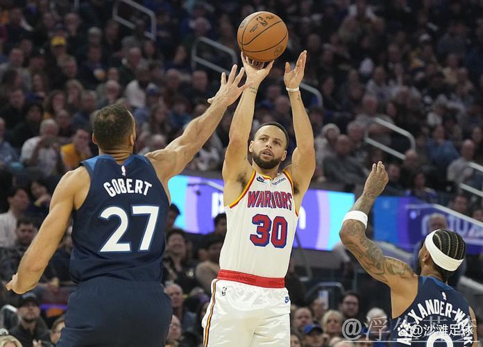 12月13日常规赛：勇士战森林狼 库里高光时刻